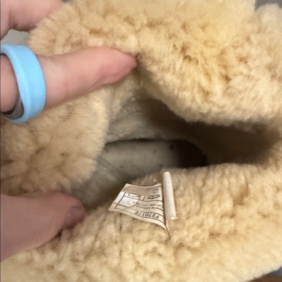 UGG Tan Suede Shearling-Lined Boots 9 - Picture 4 of 10